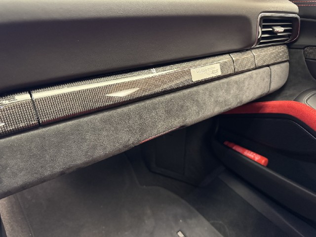 PORSCHE 911 2019 Image 56