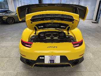 PORSCHE 911 2019 Image 55