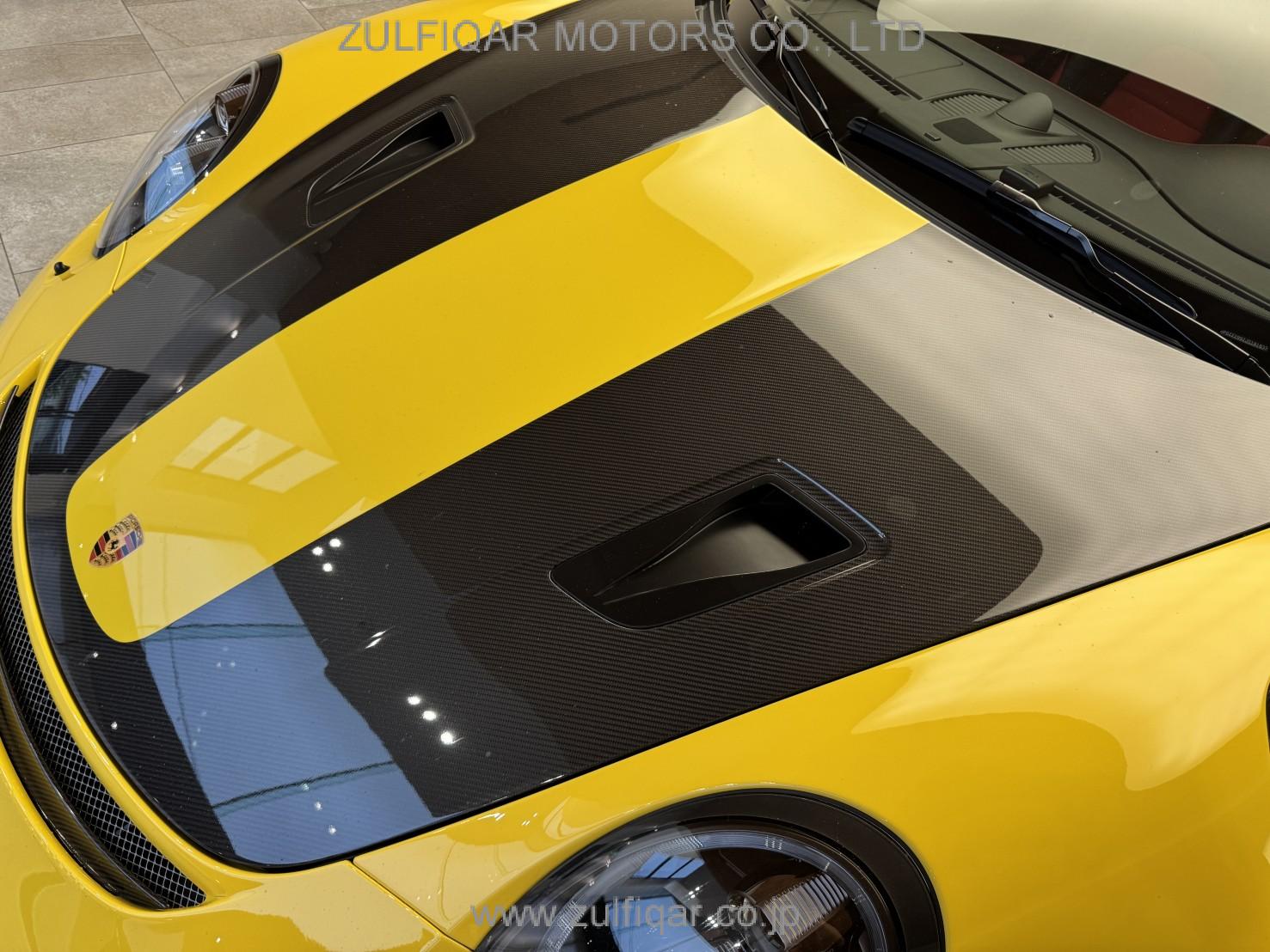 PORSCHE 911 2019 Image 10