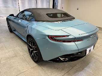 ASTON MARTIN DB12 2025 Image 15