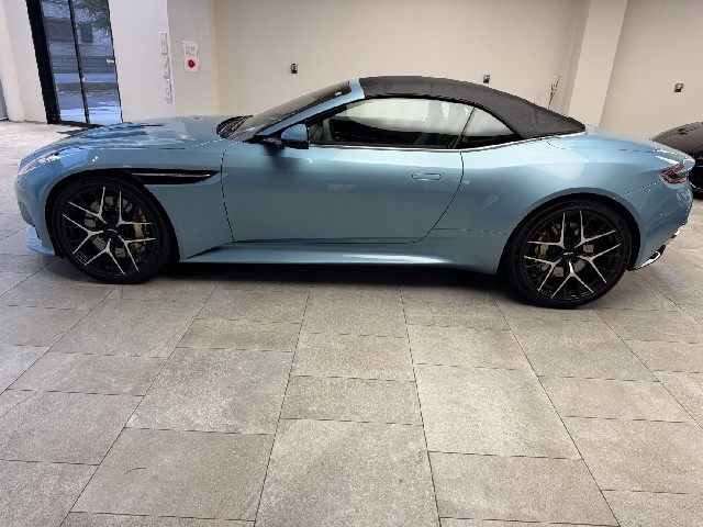ASTON MARTIN DB12 2025 Image 22