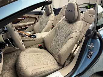 ASTON MARTIN DB12 2025 Image 20