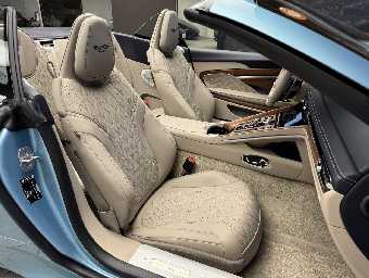 ASTON MARTIN DB12 2025 Image 24