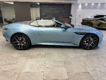ASTON MARTIN DB12 2025 Image 4