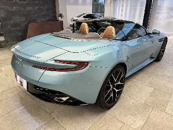 ASTON MARTIN DB12 2025 Image 5