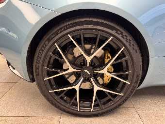ASTON MARTIN DB12 2025 Image 41