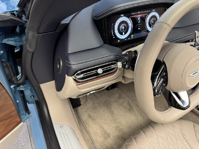 ASTON MARTIN DB12 2025 Image 49