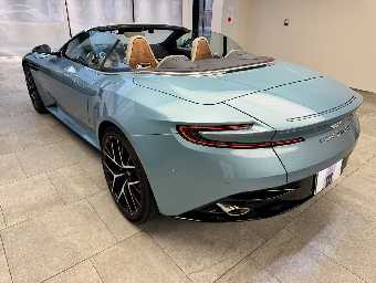 ASTON MARTIN DB12 2025 Image 7
