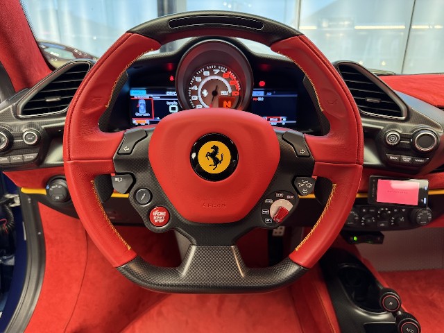 FERRARI 488 PISTA 2018 Image 44
