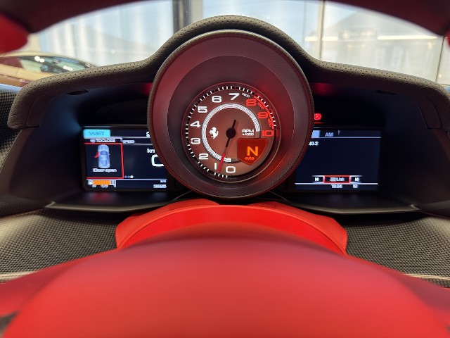 FERRARI 488 PISTA 2018 Image 49