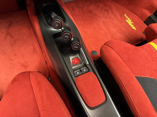 FERRARI 488 PISTA 2018 Image 51