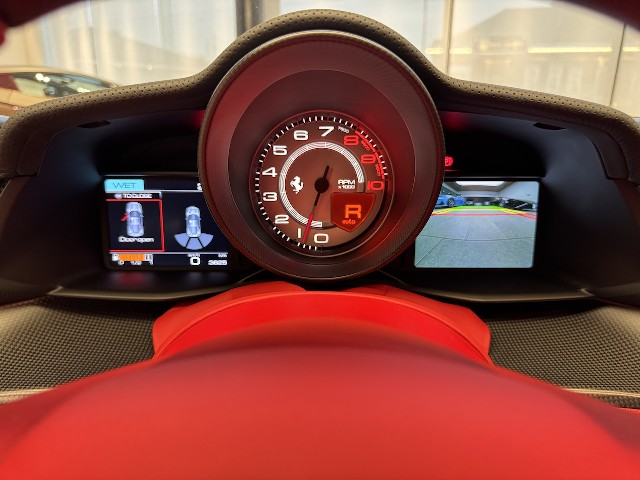 FERRARI 488 PISTA 2018 Image 54