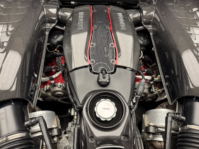 FERRARI 488 PISTA 2018 Image 58