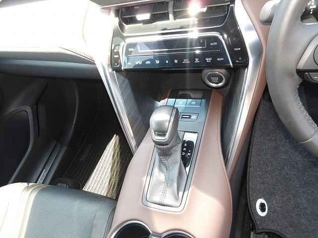 TOYOTA HARRIER 2023 Image 28