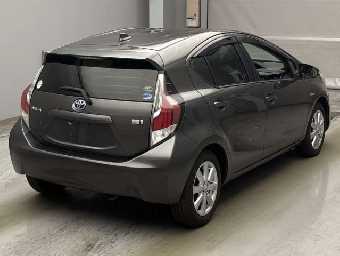 TOYOTA AQUA 2016 Image 2
