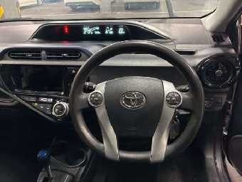 TOYOTA AQUA 2016 Image 9