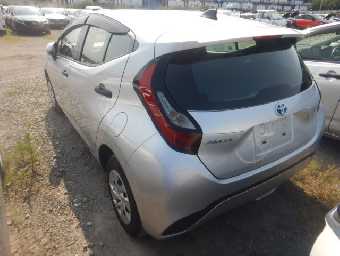 TOYOTA AQUA 2023 Image 4