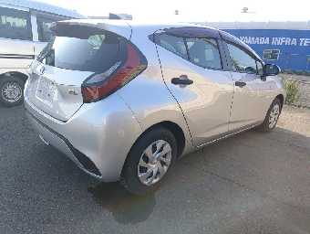 TOYOTA AQUA 2023 Image 2