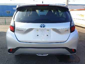 TOYOTA AQUA 2023 Image 3