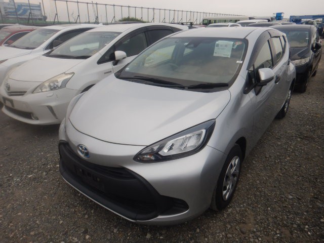 TOYOTA AQUA 2023 Image 21