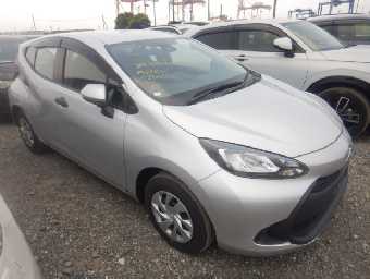 TOYOTA AQUA 2023 Image 17