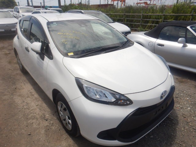 TOYOTA AQUA 2023 Image 22
