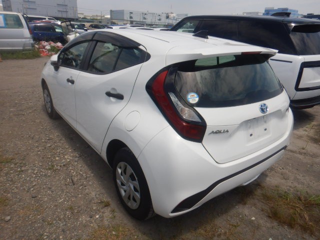 TOYOTA AQUA 2023 Image 30