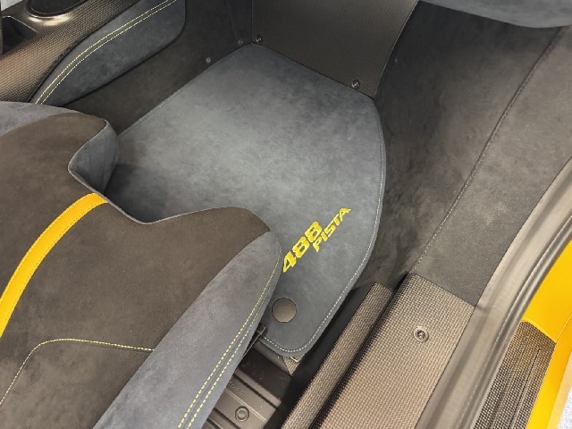FERRARI 488 PISTA 2020 Image 45