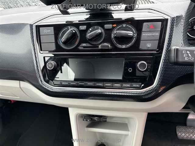 VOLKSWAGEN UP! 2018 Image 6
