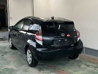 TOYOTA AQUA 2015 Image 2
