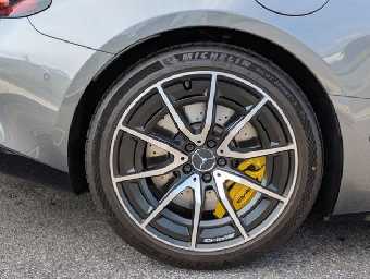 MERCEDES AMG GT 2025 Image 13