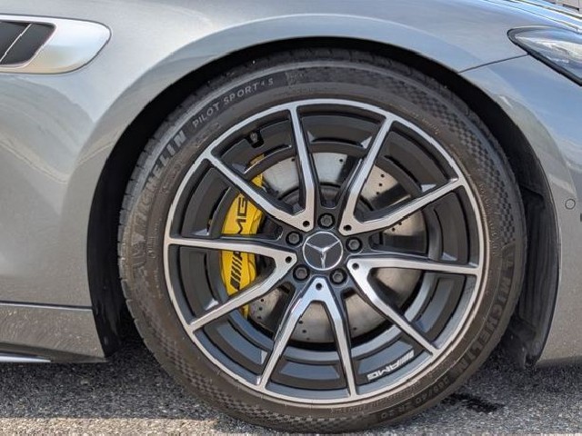 MERCEDES AMG GT 2025 Image 20