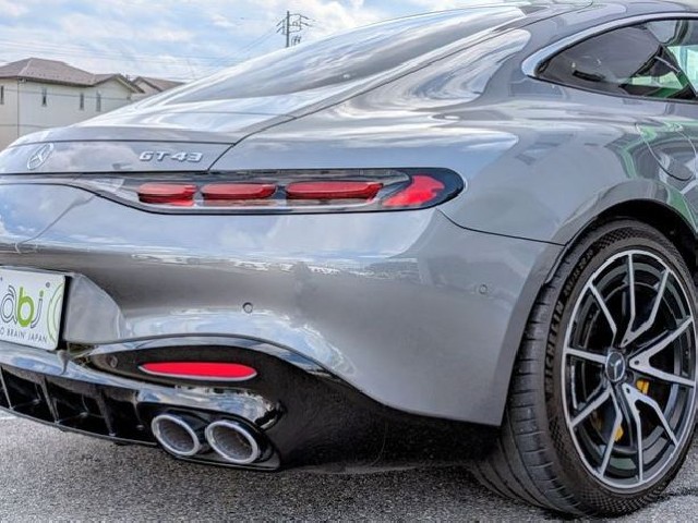 MERCEDES AMG GT 2025 Image 32
