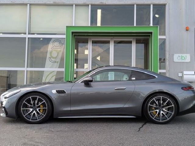 MERCEDES AMG GT 2025 Image 38