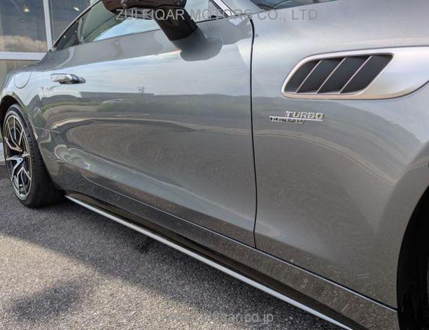 MERCEDES AMG GT 2025 Image 9