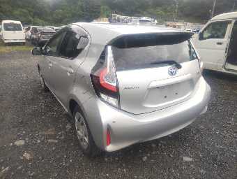 TOYOTA AQUA 2021 Image 4