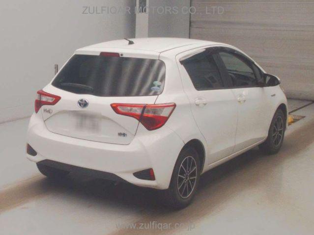 TOYOTA VITZ 2017 Image 2