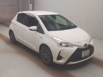TOYOTA VITZ 2017 Image 3