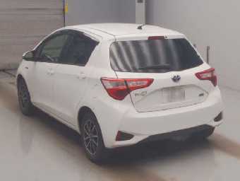TOYOTA VITZ 2017 Image 4