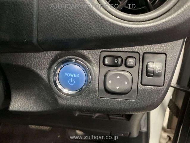 TOYOTA VITZ 2017 Image 7