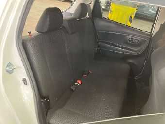 TOYOTA VITZ 2017 Image 8
