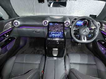 MERCEDES AMG GT 2024 Image 12