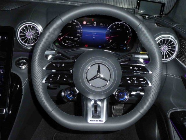 MERCEDES AMG GT 2024 Image 19