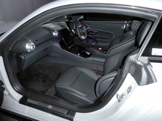 MERCEDES AMG GT 2024 Image 23