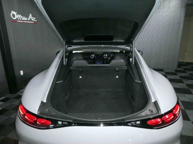 MERCEDES AMG GT 2024 Image 26