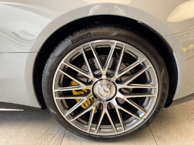 MERCEDES AMG GT 2024 Image 35