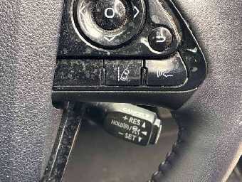 TOYOTA PRIUS 2021 Image 8