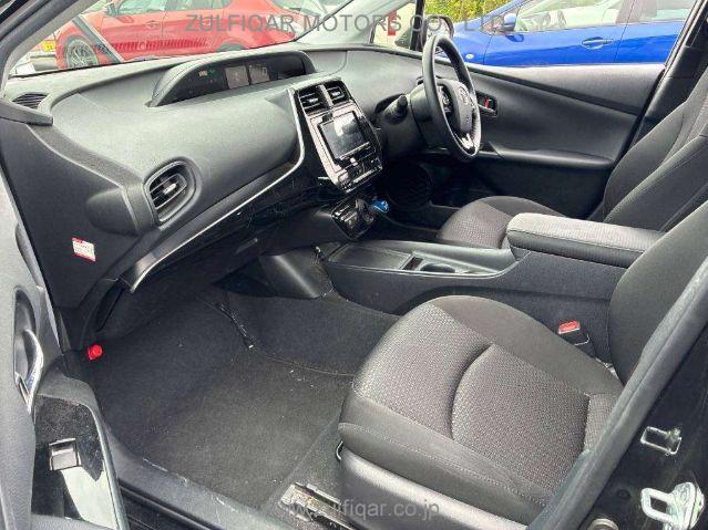 TOYOTA PRIUS 2021 Image 9