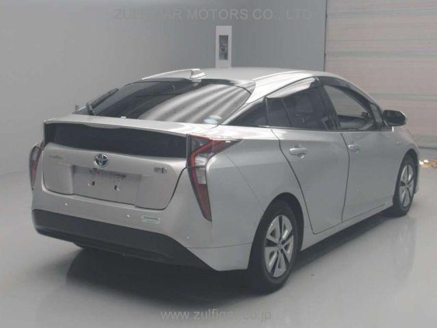TOYOTA PRIUS 2017 Image 2