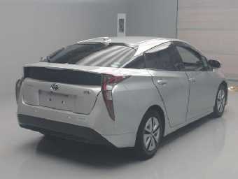 TOYOTA PRIUS 2017 Image 2